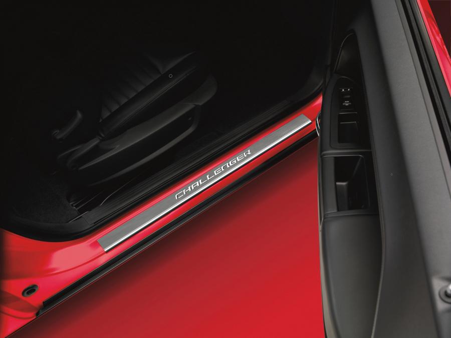  Dodge Challenger Performance Appearance Package 2010 года  (фото 5 из 9)
